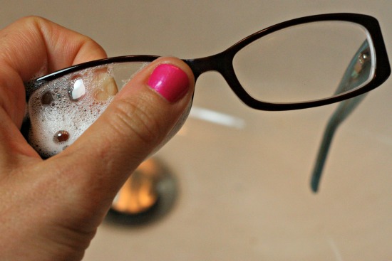 4 accorgimenti per mantenere la propria montatura occhiali da vista sempre  nuova