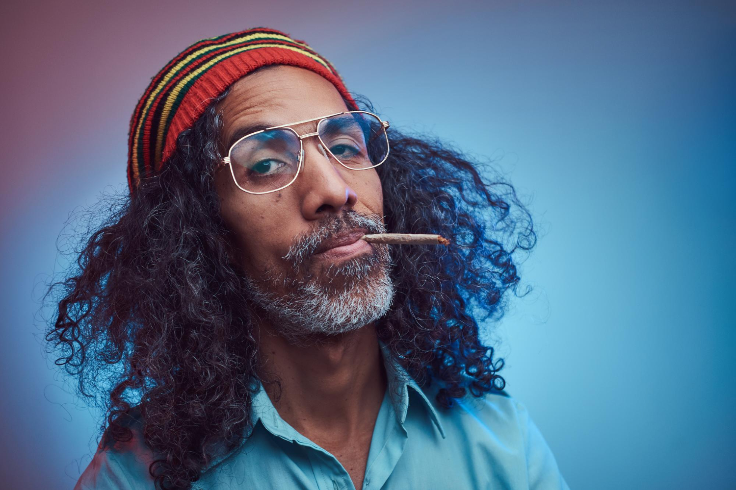 Occhiali uomo: come scegliere quelli più giovanili senza cadere nel ridicolo