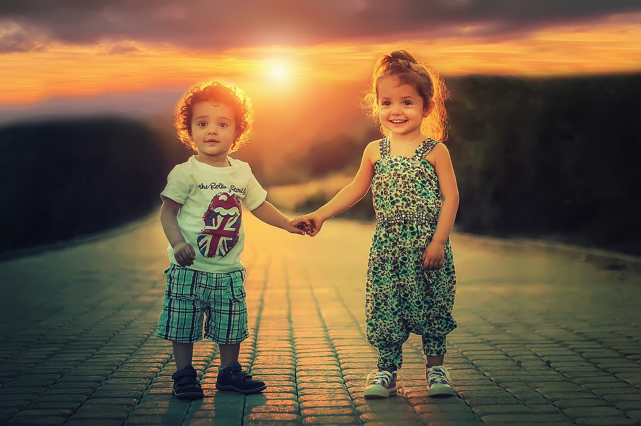 Importanza del gioco nei bambini per il loro sviluppo cognitivo, affettivo e sociale Importanza del gioco nei bambini per il loro sviluppo cognitivo, affettivo e sociale