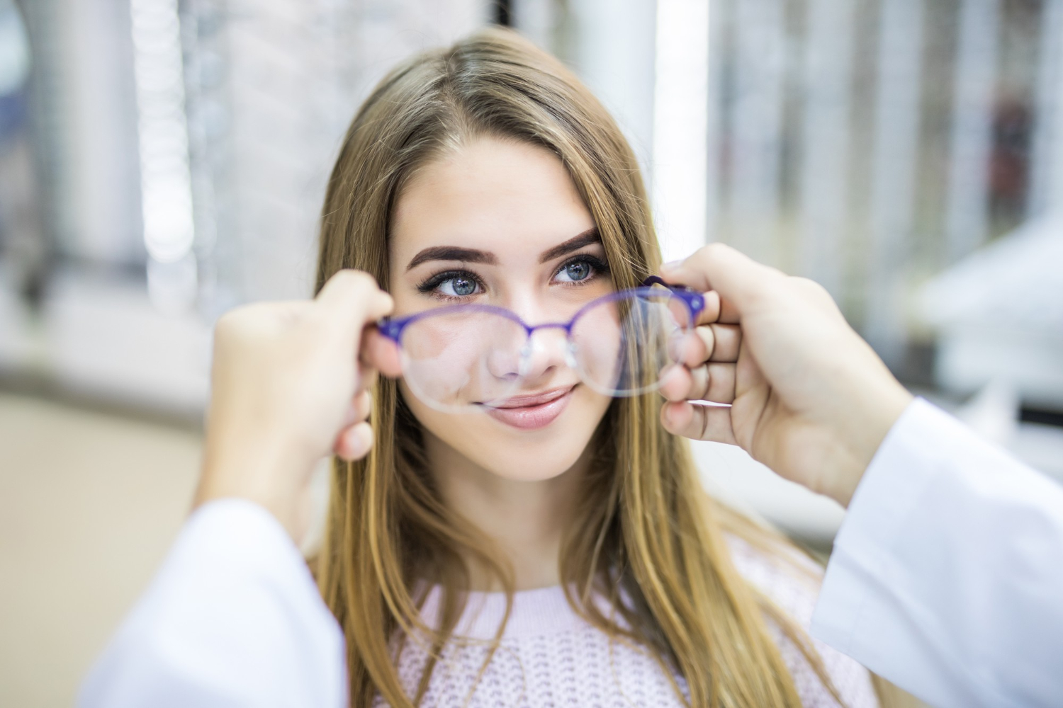 Visione di corpi volanti negli occhi: quando preoccuparsi seriamente Visione di corpi volanti negli occhi: quando preoccuparsi seriamente