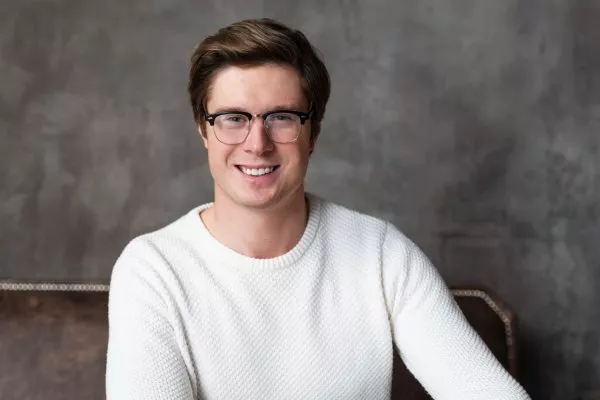 Occhiali da vista uomo: quale materiale scegliere per le montature  Occhiali da vista uomo: quale materiale scegliere per le montature