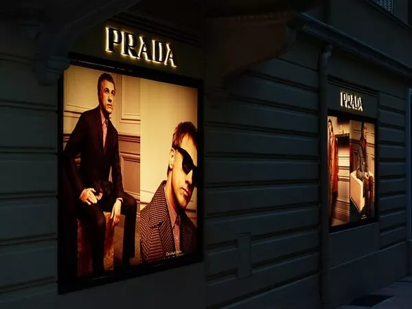 La storia degli occhiali PRADA La storia degli occhiali PRADA